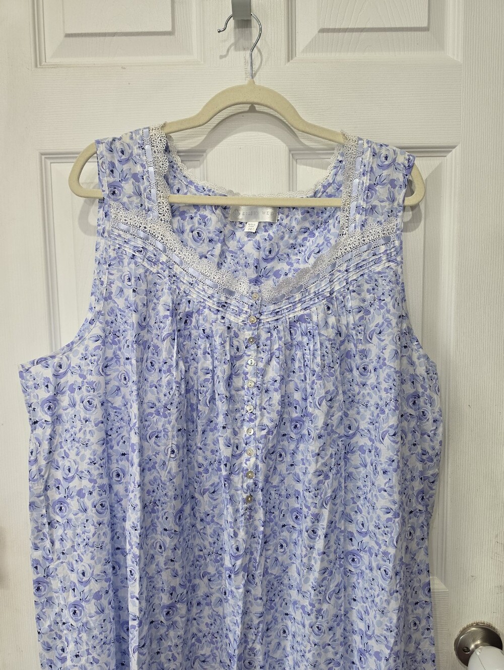 Eileen West floral sweetheart neck nightgown Size 3X - Picture 3 of 16